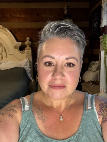 Customer photo review of Reverse-aging Adaptive Foundation