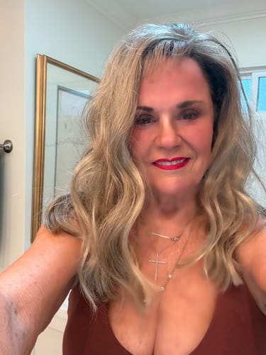 Customer photo review of Reverse-aging Adaptive Foundation